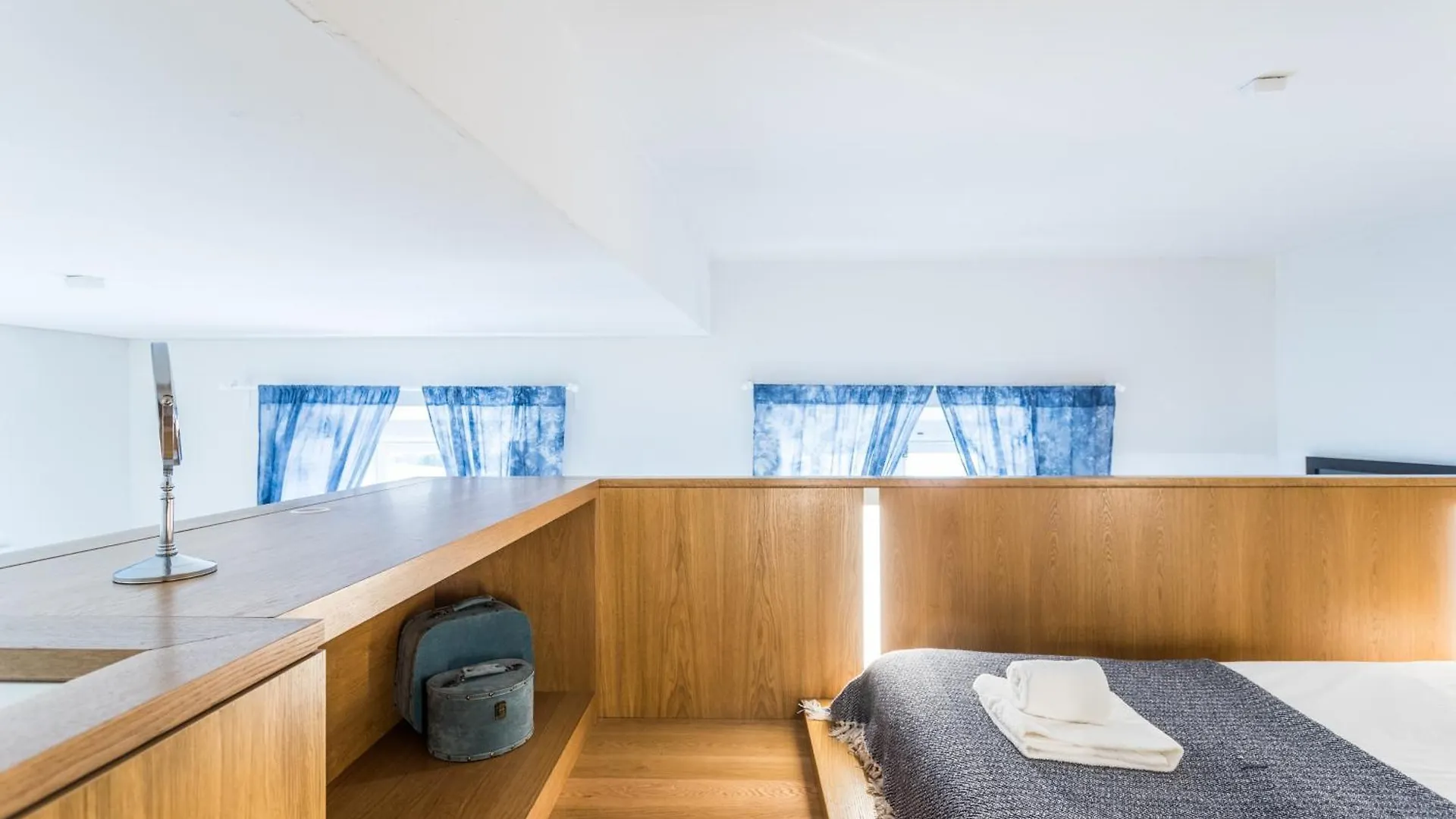 Alfama Blue Studio Loft Apartment - By Lu Holidays Lisbon